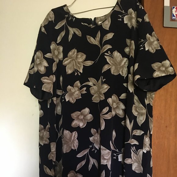 Dress Size 24 - Picture 1 of 5